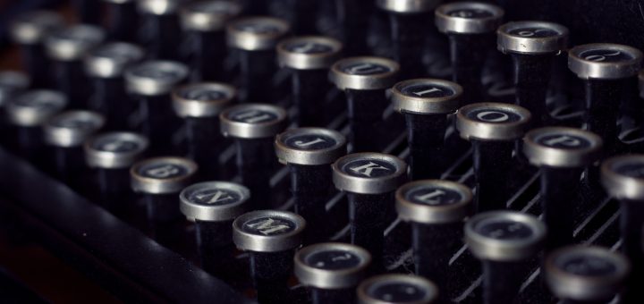 Symbolbild Newsletter-Anmeldung, alte Schreibmaschine